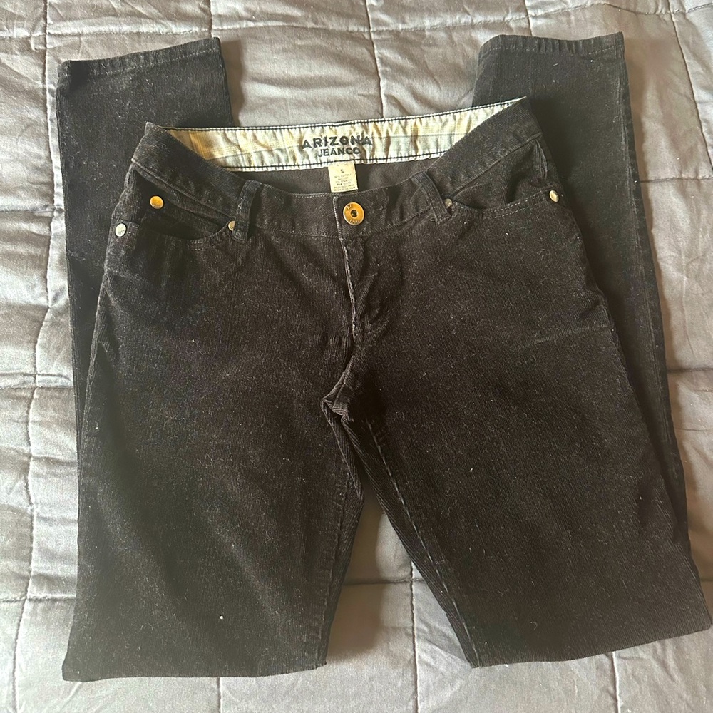Black Corduroy Stretchy, Low/Mid Rise Pants - Very flattering on the bum 🤩